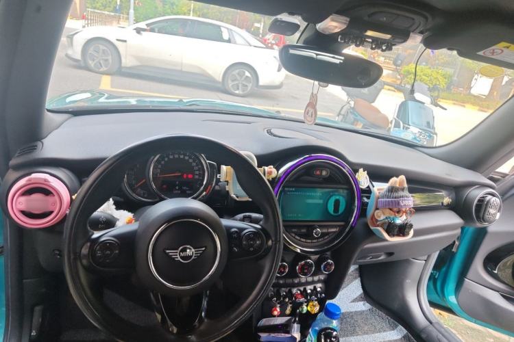 Used MINI 2018 1.5T COOPER CABRIO Classic Edition Center Console
