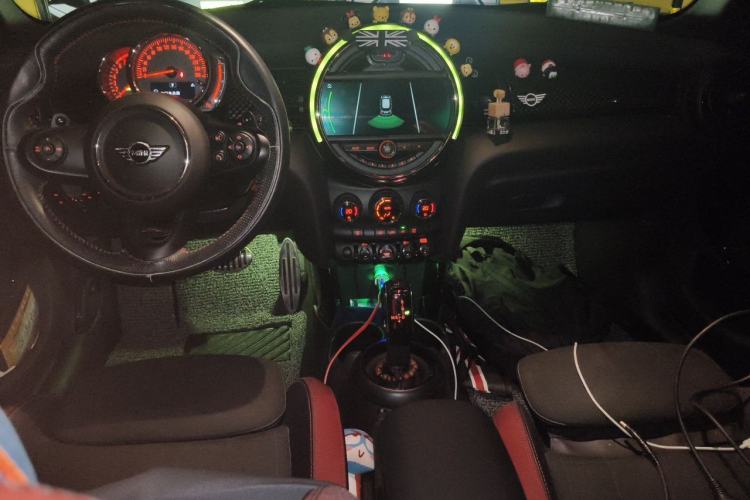 Used MINI 2018 2.0T COOPER S Racing Edition 5-door model Center Console