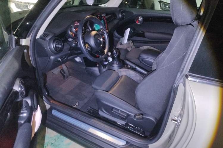Used MINI 2018 1.5T COOPER Classic Edition Driver Seat