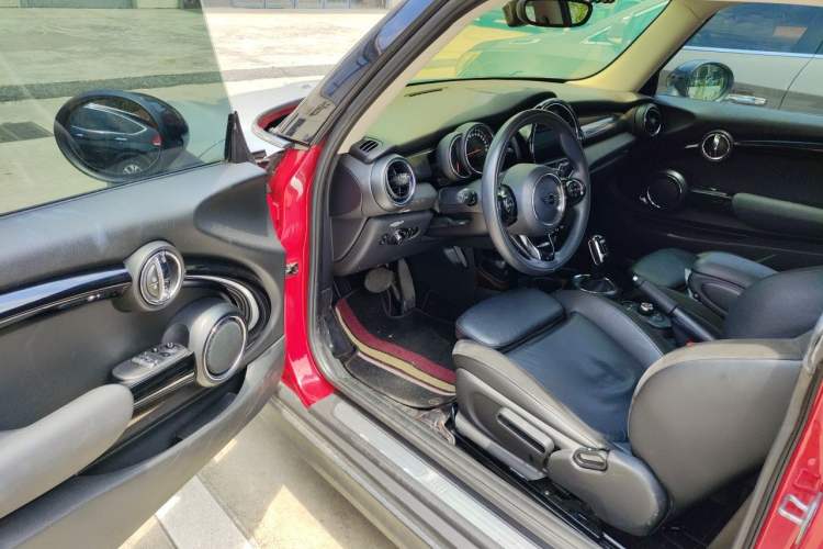 Used MINI 2018 1.5T COOPER Artist Driver Seat