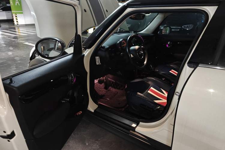 Used MINI 2018 1.5T COOPER Classic Edition Five-Door Version Driver Seat