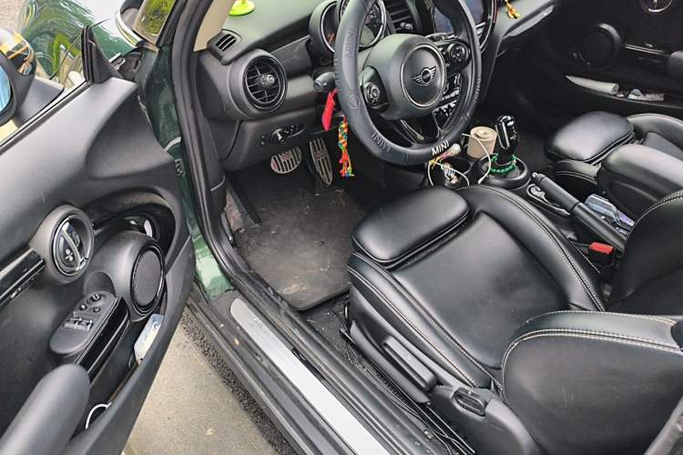 Used MINI 2018 1.5T COOPER Classic Edition Driver Seat