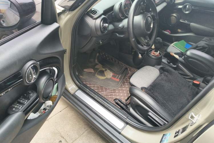 Used MINI 2018 1.5T COOPER Classic Edition Five-Door Version Driver Seat