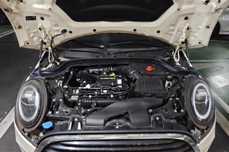 Used MINI 2018 1.5T COOPER Classic Edition Five-Door Version Engine Bay