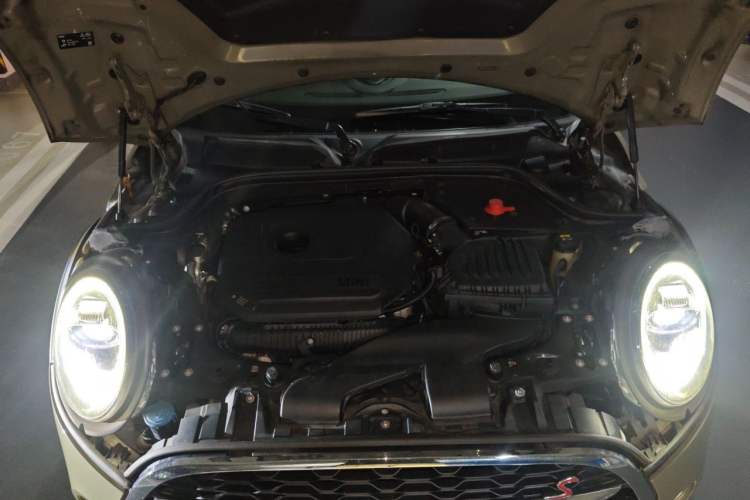 Used MINI 2018 2.0T COOPER S Classic Edition Engine Bay