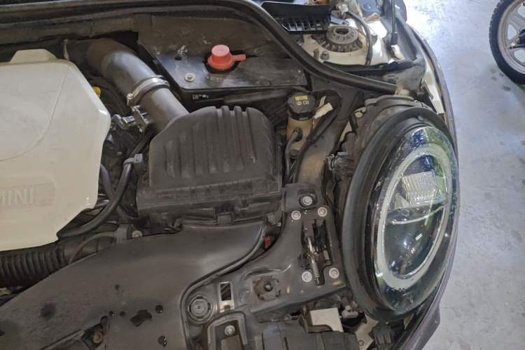 Used MINI 2018 2.0T COOPER S Classic Edition Engine Bay Left