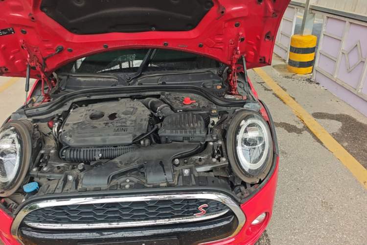 Used MINI 2018 2.0T COOPER S Artist Engine Bay Left