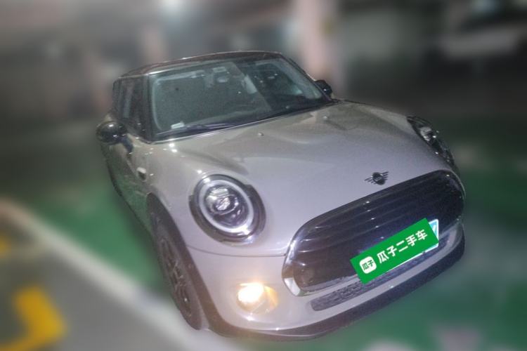 Used MINI 2018 1.5T COOPER Classic Edition Front Right 45 Deg