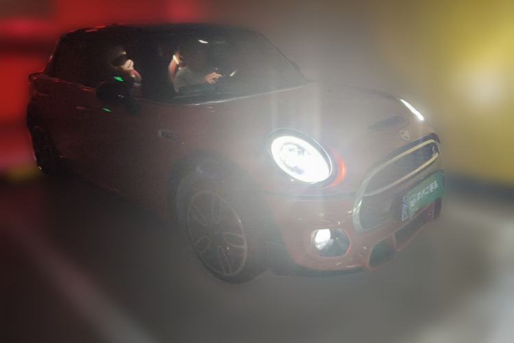 Used MINI 2018 2.0T COOPER S Racing Edition 5-door model Front Right 45 Deg