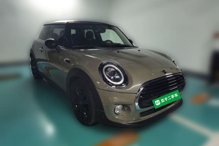 Used MINI 2018 1.5T COOPER Artist Front Right 45 Deg