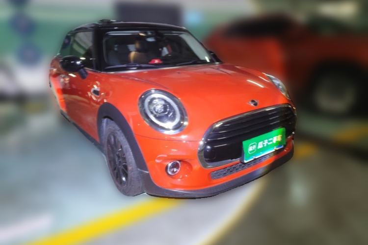 Used MINI 2018 1.5T COOPER Classic Edition Five-Door Version Front Right 45 Deg