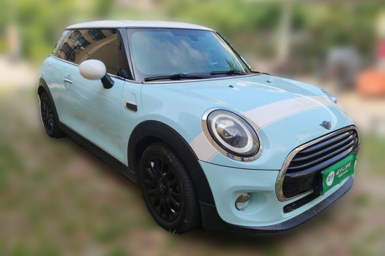 Used MINI 2018 1.5T COOPER Classic Edition Front Right 45 Deg