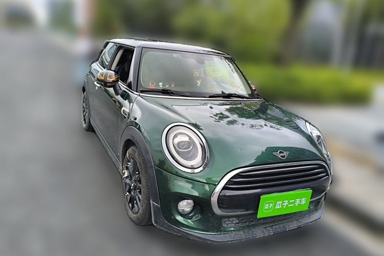 Used MINI 2018 1.5T COOPER Classic Edition Front Right 45 Deg