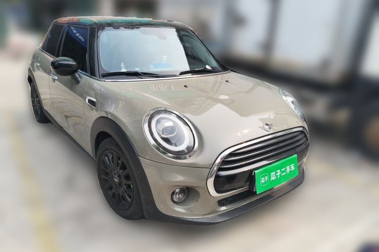 Used MINI 2018 1.5T COOPER Classic Edition Five-Door Version Front Right 45 Deg