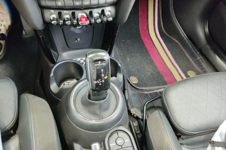 Used MINI 2018 1.5T COOPER Artist Gear Lever