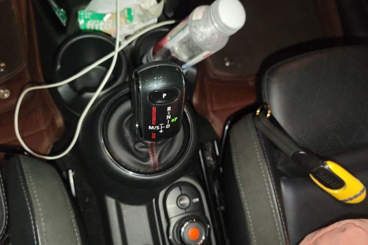 Used MINI 2018 2.0T COOPER S Classic Edition Gear Lever