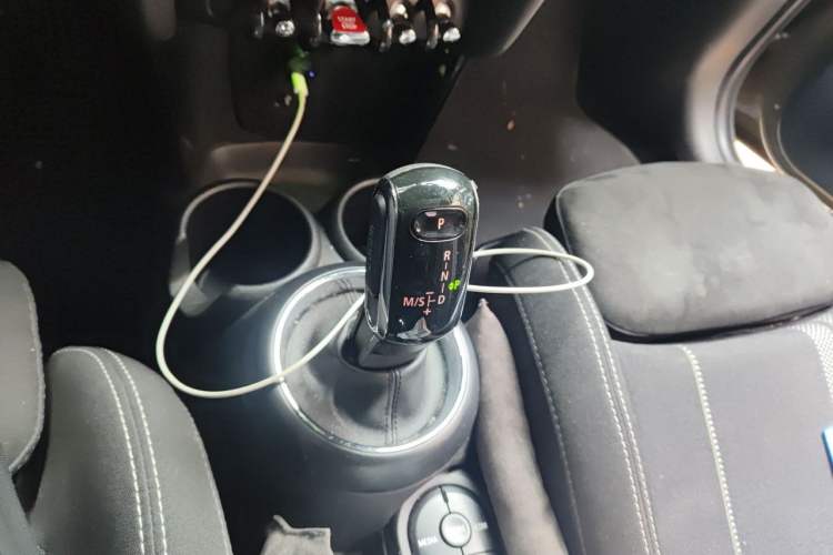 Used MINI 2018 1.5T COOPER Racing Edition Five-Door Version Gear Lever