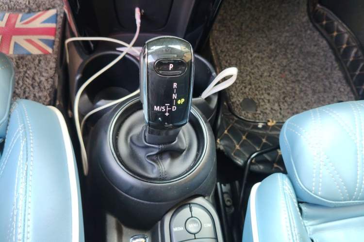Used MINI 2018 1.5T COOPER Classic Edition Gear Lever