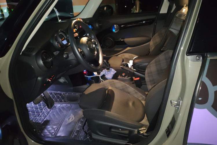 Used MINI 2018 1.5T COOPER Classic Edition Five-Door Version Left Front Seat