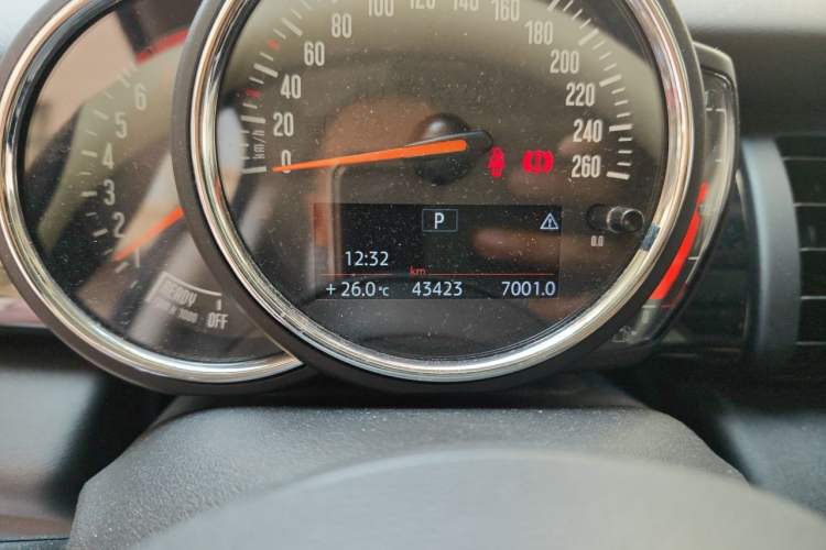Used MINI 2018 1.5T COOPER Classic Edition Odometer Close Up