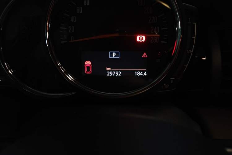 Used MINI 2018 1.5T COOPER Classic Edition Five-Door Version Odometer Close Up