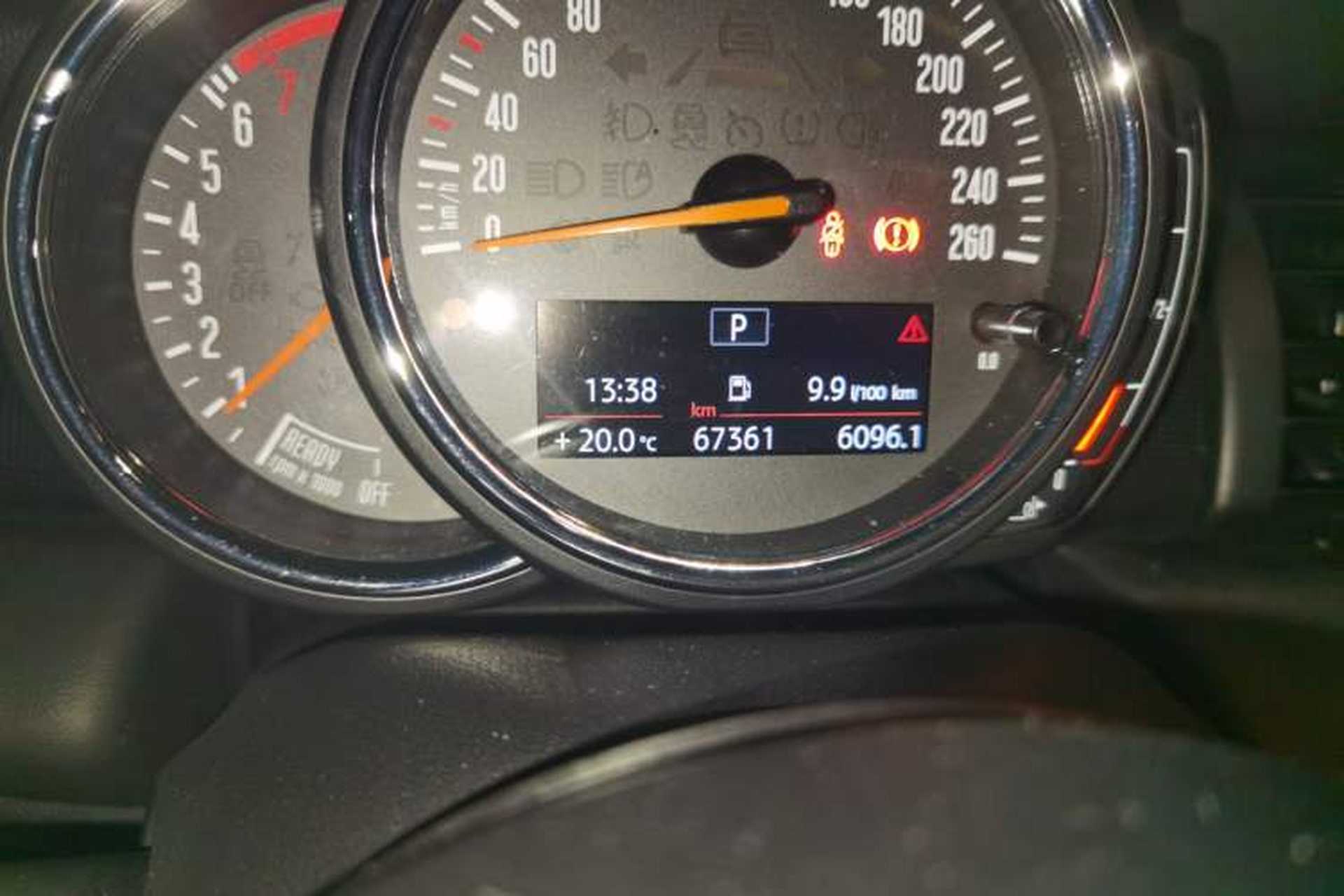 Used MINI 2018 1.5T COOPER Artist Odometer Close Up