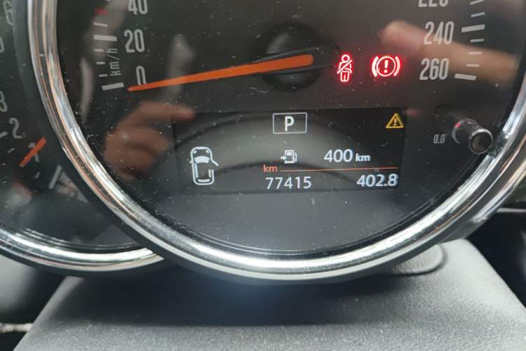 Used MINI 2018 1.5T COOPER Racing Edition Five-Door Version Odometer Close Up