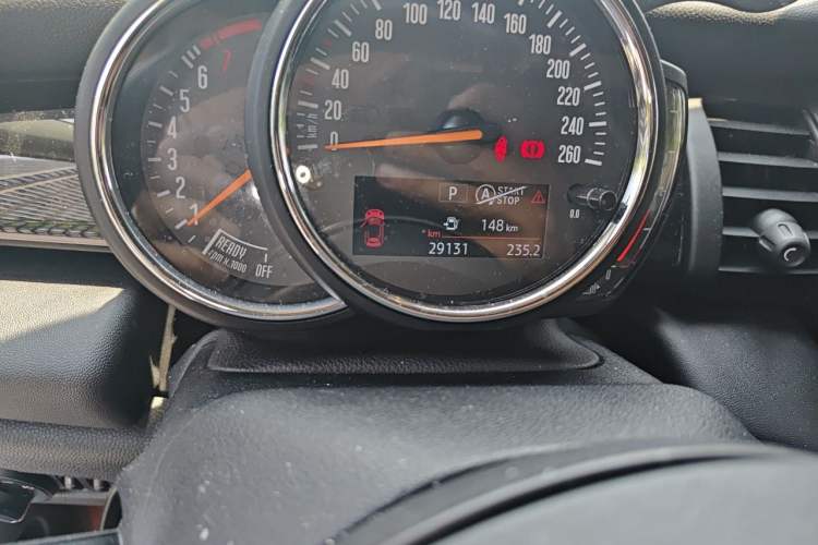 Used MINI 2018 1.5T COOPER Classic Edition Odometer Close Up