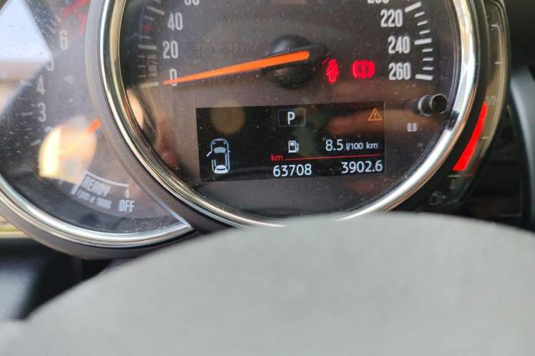 Used MINI 2018 1.5T COOPER Classic Edition Odometer Close Up