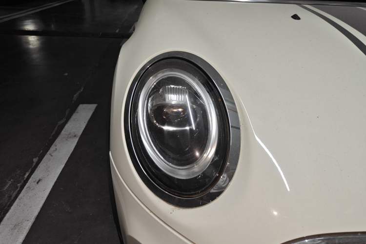 Used MINI 2018 1.5T COOPER Classic Edition Five-Door Version Right Front Headlight