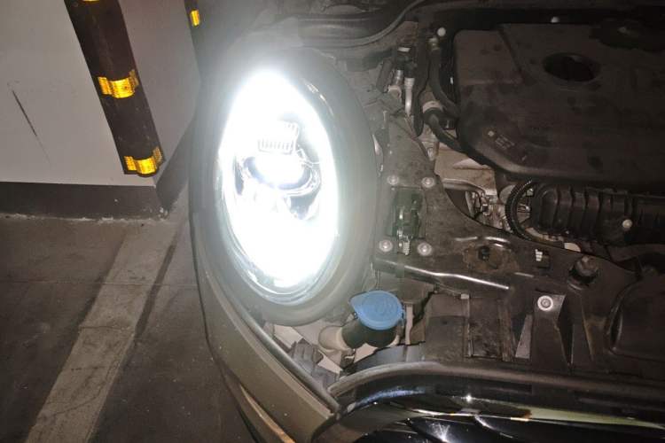 Used MINI 2018 1.5T COOPER Classic Edition Five-Door Version Right Front Headlight