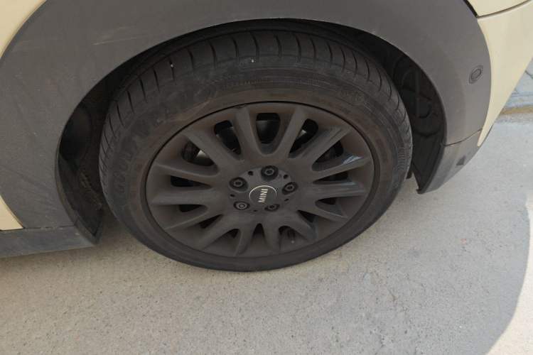 Used MINI 2018 1.5T COOPER Classic Edition Right Front Wheel Hub