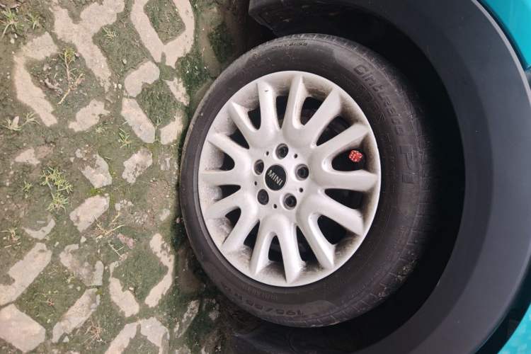 Used MINI 2018 1.5T COOPER CABRIO Classic Edition Right Front Wheel Hub
