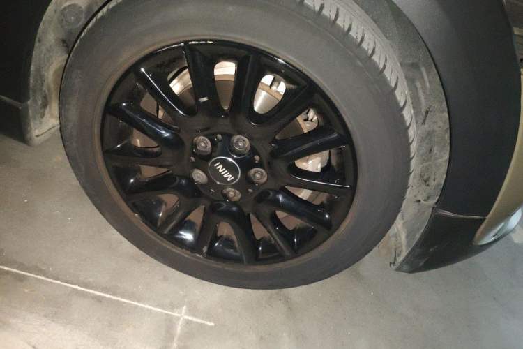 Used MINI 2018 1.5T COOPER Classic Edition Five-Door Version Right Front Wheel Hub