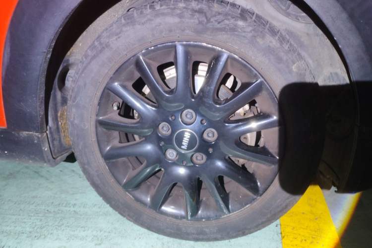 Used MINI 2018 1.5T COOPER Classic Edition Five-Door Version Right Front Wheel Hub