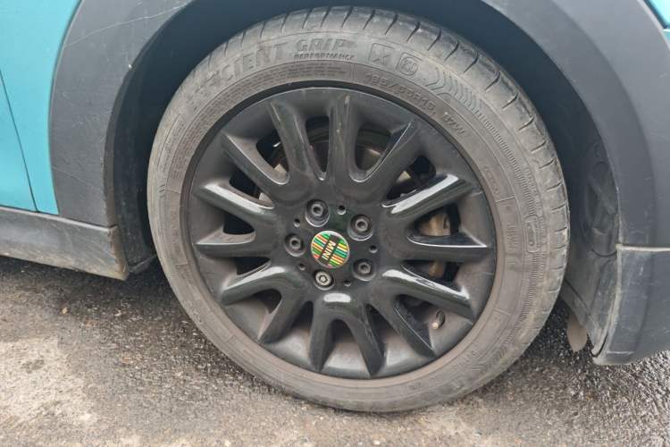 Used MINI 2018 1.5T ONE PLUS Right Front Wheel Hub