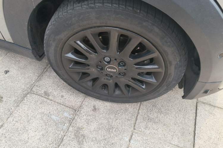 Used MINI 2018 1.5T COOPER Classic Edition Five-Door Version Right Front Wheel Hub