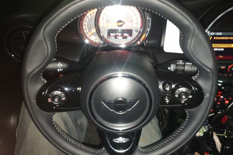 Used MINI 2018 1.5T COOPER CABRIO Artist Steering Wheel