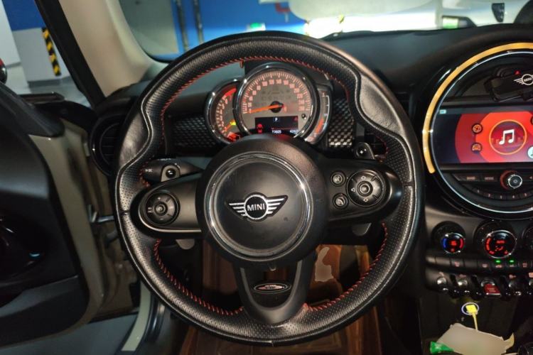 Used MINI 2018 2.0T COOPER S Classic Edition Steering Wheel