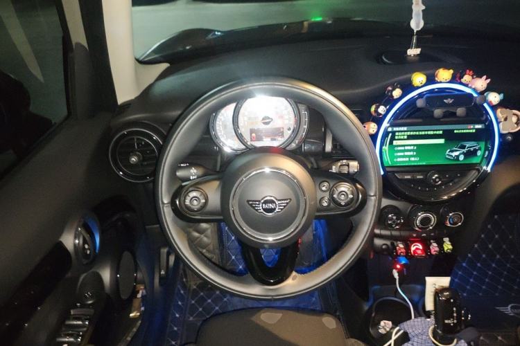 Used MINI 2018 1.5T COOPER Classic Edition Five-Door Version Steering Wheel