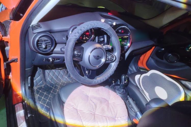 Used MINI 2018 1.5T COOPER Classic Edition Five-Door Version Steering Wheel