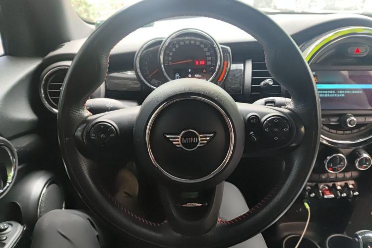 Used MINI 2018 1.5T COOPER Racing Edition Five-Door Version Steering Wheel