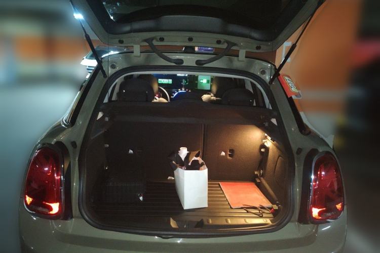 Used MINI 2018 1.5T COOPER Classic Edition Five-Door Version Trunk
