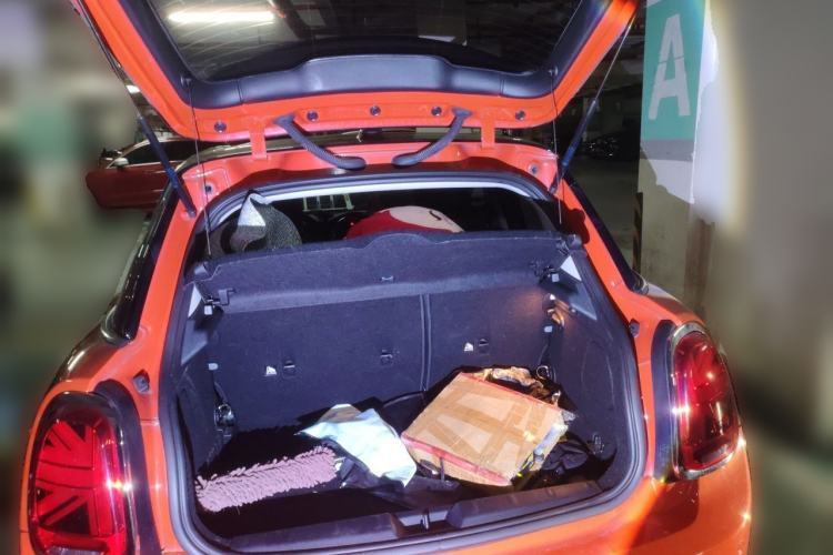 Used MINI 2018 1.5T COOPER Classic Edition Five-Door Version Trunk