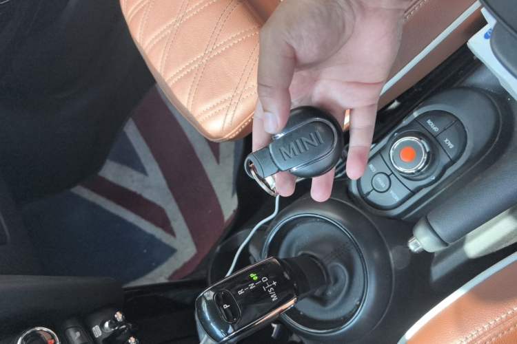 Used MINI 2018 1.5T COOPER CABRIO Artist Vehicle Key