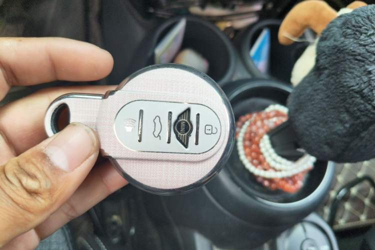 Used MINI 2018 1.5T COOPER Classic Edition Five-Door Version Vehicle Key