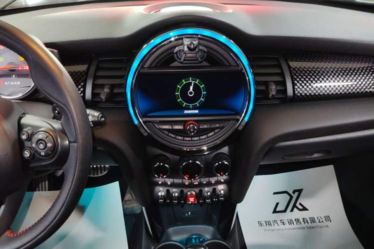 Used MINI 2018 2.0T COOPER S Racing Edition 5-door model Audio And AC Panel
