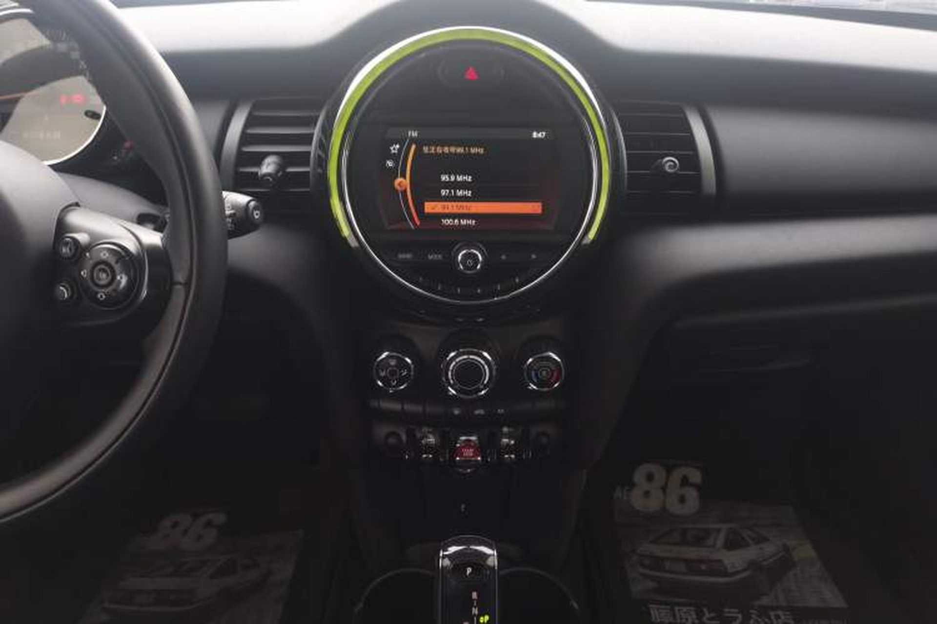 Used MINI 2018 1.5T ONE Five-Door Edition Audio And AC Panel