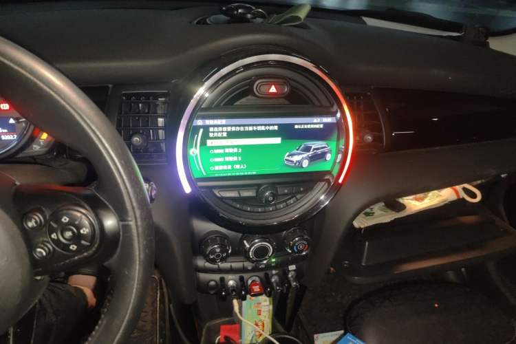 Used MINI 2018 1.5T COOPER Classic Edition Five-Door Version Audio And AC Panel
