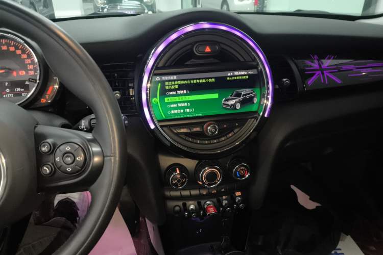 Used MINI 2018 1.5T COOPER Classic Edition Five-Door Version Audio And AC Panel